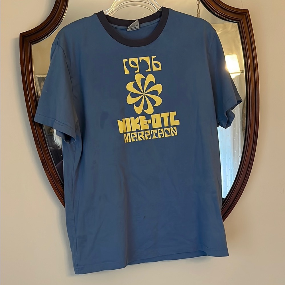Nike Blue Graphic T-Shirt Men Large Vintage 1976 in EUC